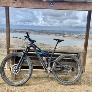 2018 Specialized Stump Jumper Carbon 27.5+ Black, Blue, and Purple