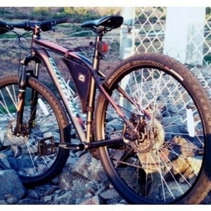 2017 Specialized 17 RH LG Black and Red