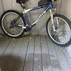 Jamis Dakota D29 Elite Blue and White