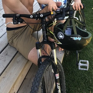 2010 MEC Chinook Black and White