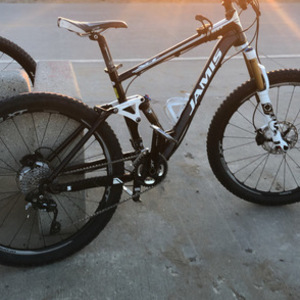 2014 Jamis Dakar XCT 650 Pro Black and White