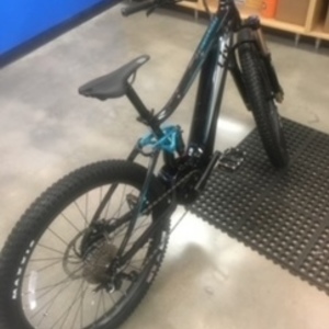 2019 Giant Embolden E 2 Black and Blue