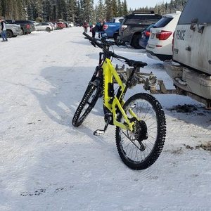 2020 Santa Cruz Heckler Large Yellow or Gold