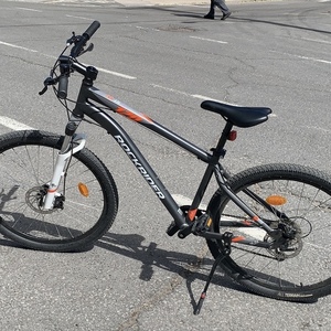 2021 Decathlon ST 120 Silver, gray or bare metal and Orange