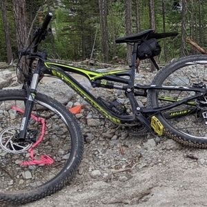 2014 Specialized Camber 29 Black and Green