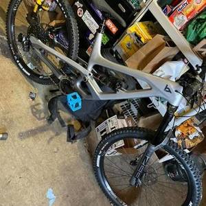 2021 YT Capra Silver, gray or bare metal