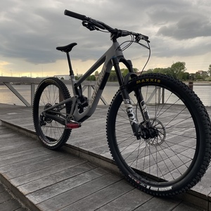 2021 Santa Cruz Hightower Silver, gray or bare metal