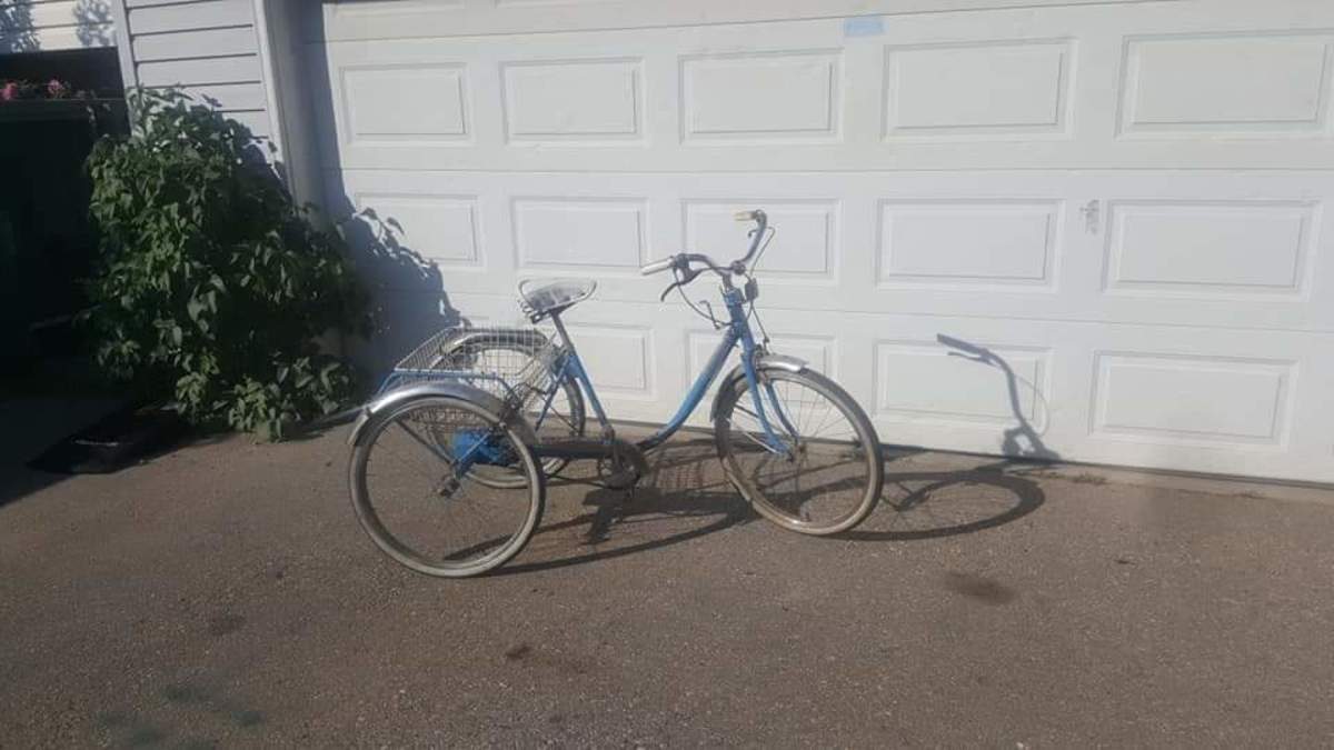 Tricycle photo