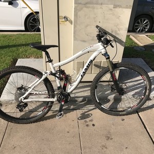 2011 Jamis Dakar SixFifty B2 White