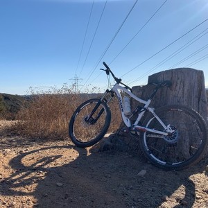 2011 Jamis Dakar SixFifty B2 White