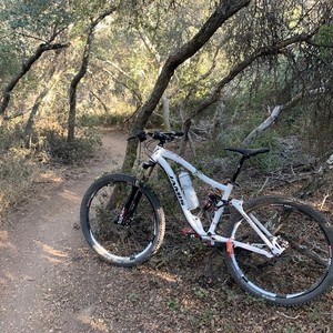 2011 Jamis Dakar SixFifty B2 White