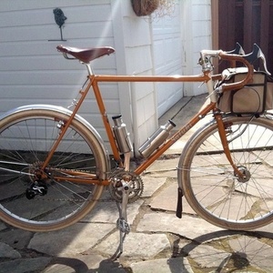 Rivendell Bicycle Works Saluki Brown and White
