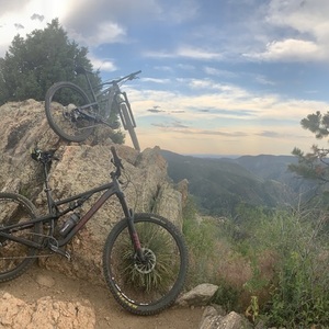 2018 Santa Cruz Bronson Black and Red