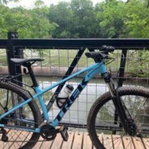 2021 Trek Marlin 5 Teal and Black