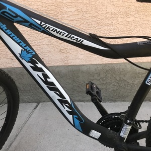 2020 Hyper Viking Trail Black and Blue