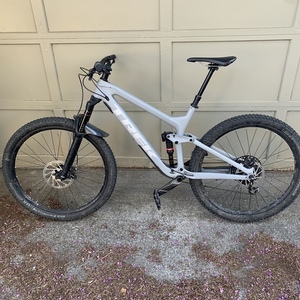 2019 Trek Slash 9.7 Silver, gray or bare metal