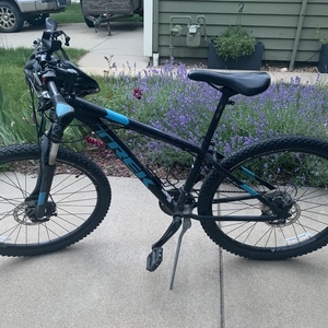 2017 Trek Marlin 5 Black and Blue
