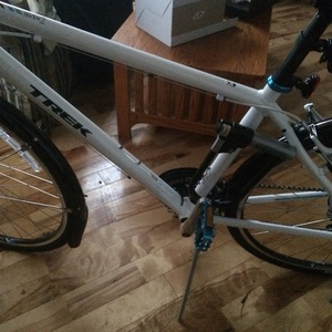 2015 Trek 7.2FX White and Teal