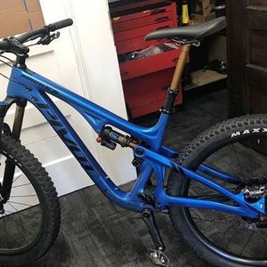 2020 Pivot Mach 5.5 Blue