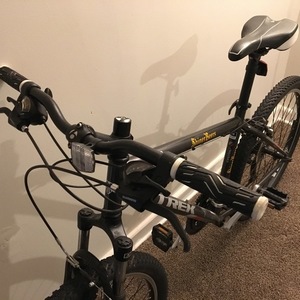 2021 Trek 820 Black