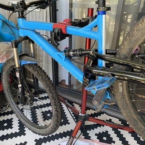 2017 Diamondback Atroz Blue