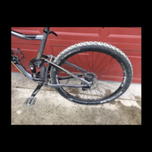 2013 Giant Trance X 29er 2 Black, Silver, gray or bare metal, and Yellow or Gold