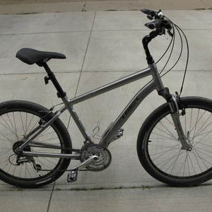 2016 Trek Shift 3 WSD 18.5M Silver, gray or bare metal