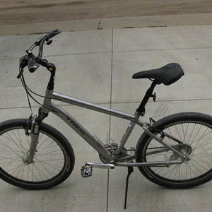 2016 Trek Shift 3 WSD 18.5M Silver, gray or bare metal