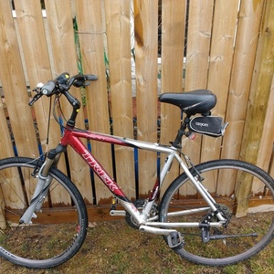 2006 Trek 7500 Red and Silver, gray or bare metal