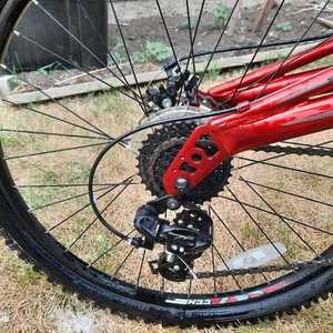 CCM Side Triangle Black and Red