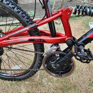 CCM Side Triangle Black and Red