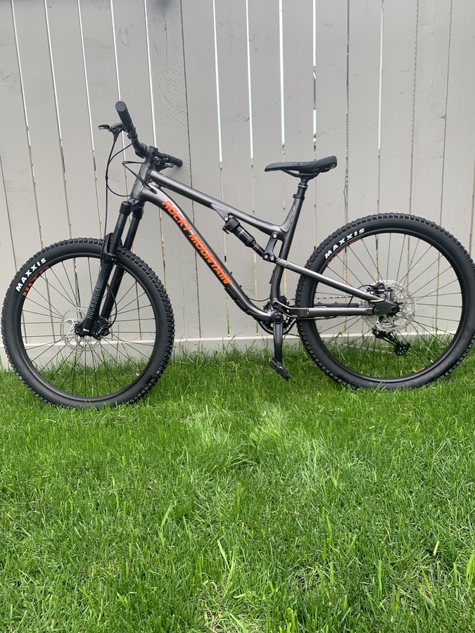 2021 Rocky Mountain Bicycles Thunderbolt A10