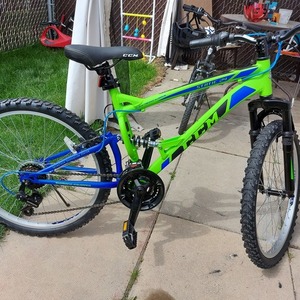 2021 CCM Static 24 Green, Blue, and Black