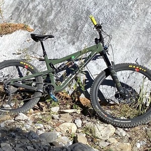2018 Santa Cruz Bronson Green