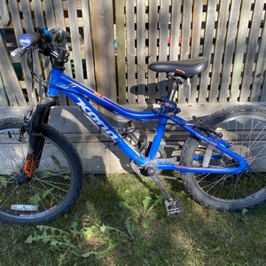 Kona Makena Blue and Black