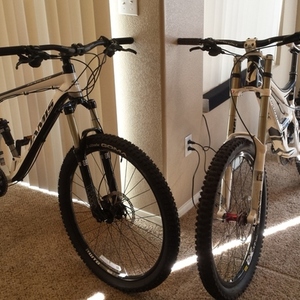 2010 Specialized Demo 8 I White