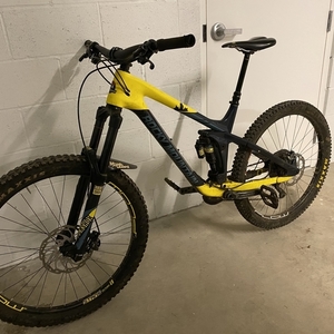 2017 Rocky Mountain Bicycles Slayer Yellow or Gold