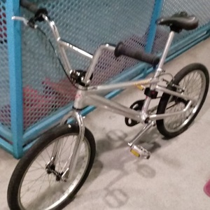 1998 GT Bicycles Mach one pro series xl 3.0 Silver, gray or bare metal