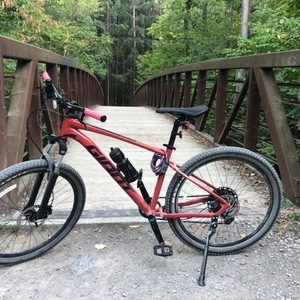 2021 Giant Talon 2 Red