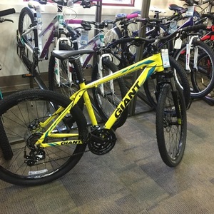 2015 Giant ATX 27.5 MD Yellow or Gold