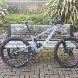 2019 Santa Cruz Bronson C Silver, gray or bare metal
