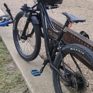 2021 Giant 27.5 small Black
