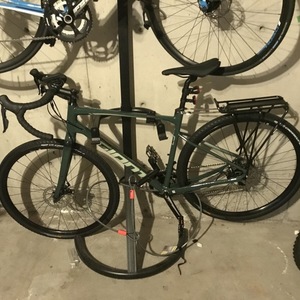 2021 Giant REVOLT 2 Green
