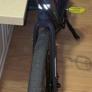 2019 Ride1Up Core 5 Silver, gray or bare metal and Yellow or Gold