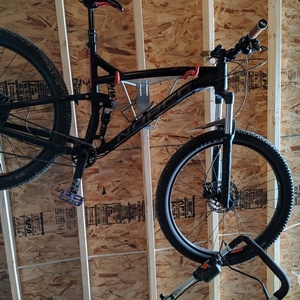 2017 Norco Bikes Fluid 7.1+ Black and Red