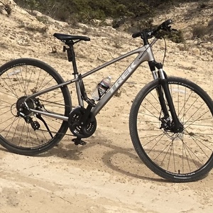 Trek Marlin 5 Silver, gray or bare metal