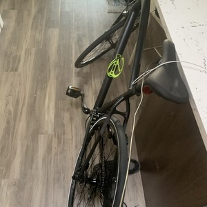 2021 Specialized Sirrus 2.0 Black and Black