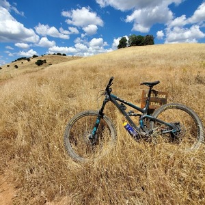2018 Yeti SB 5.5 Black and Teal