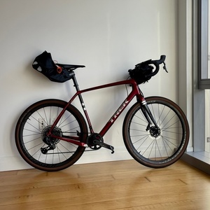 2021 Trek Checkpoint 7 Red