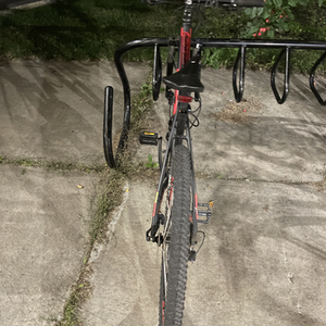 2018 GT Bicycles Avalanche sport 29 men's mountain bike Black and Red